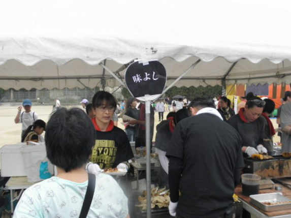 焼き鳥大人気！