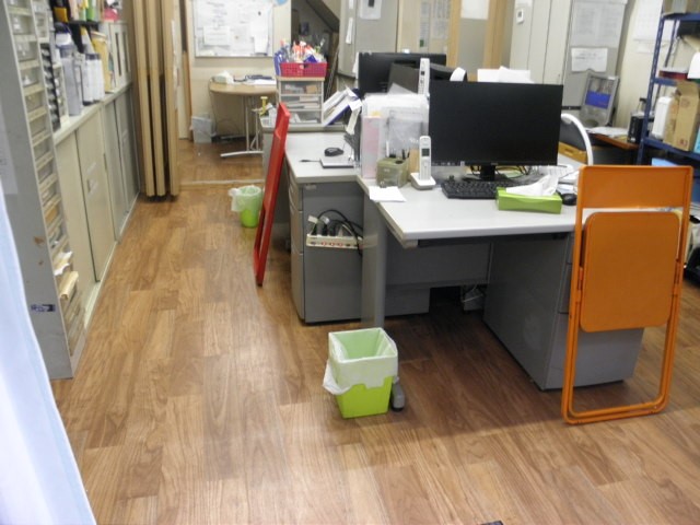 床の張替え（事務所）